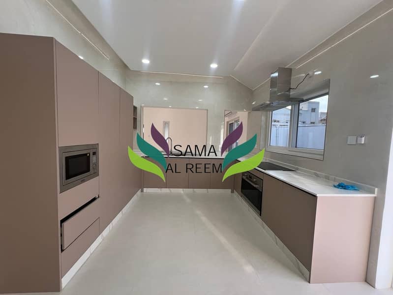 Fully Renovated | Mature Garden | 3 Bed +Maid - Image 9