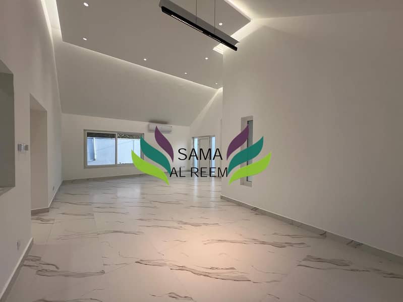 Fully Renovated | Mature Garden | 3 Bed +Maid - Image 12