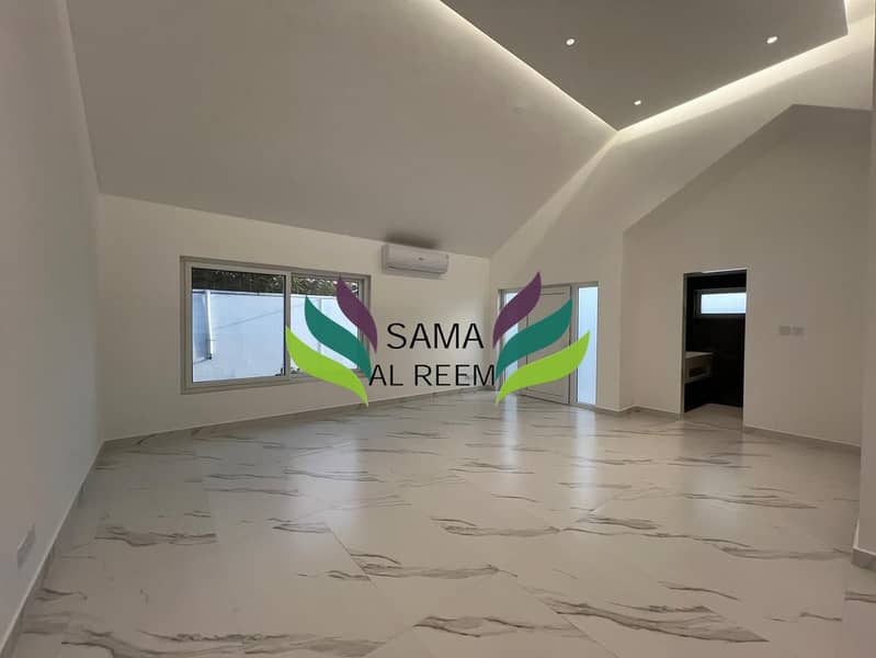 Fully Renovated | Mature Garden | 3 Bed +Maid - Image 14