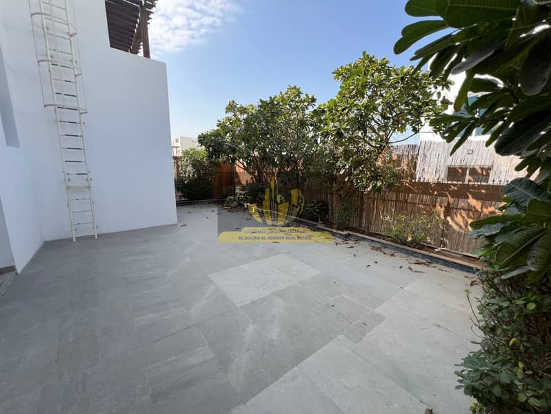 Villa for rent in Al Khail Heights 5 rooms + maid