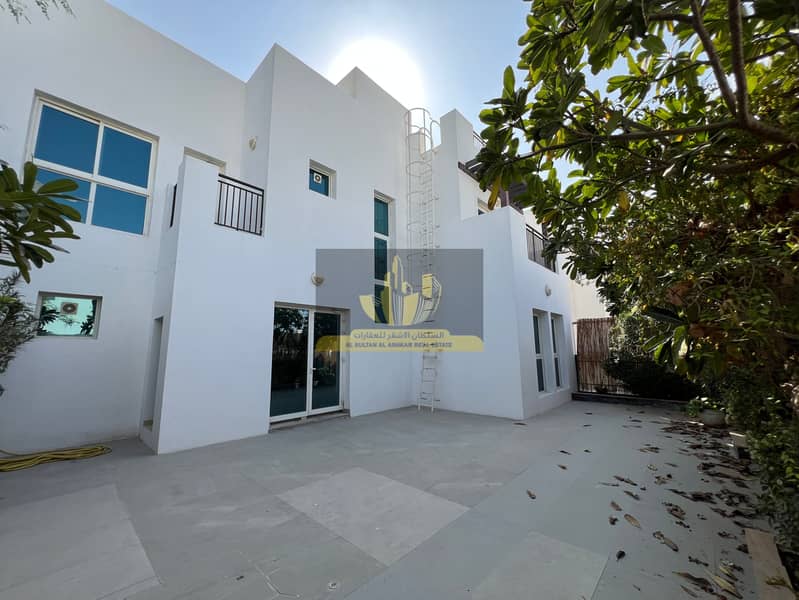 Villa for rent in Al Khail Heights 5 rooms + maid