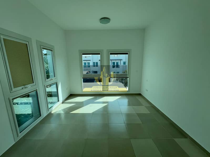 Villa for rent in Al Khail Heights 5 rooms + maid