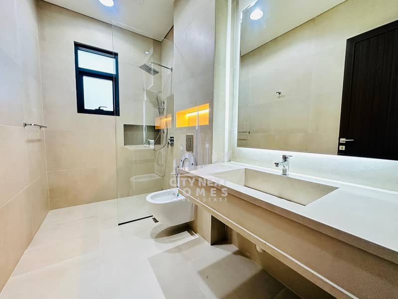 Brand New / 5Bedroom / Huge Hall / Maid - Image 10