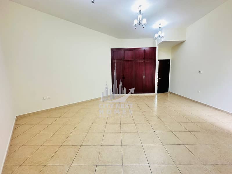 7 Bedroom / 2 Majlis / 3 Hall / Pool / Maid /