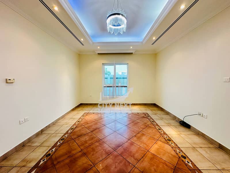 7 Bedroom / 2 Majlis / 3 Hall / Pool / Maid / - Image 9