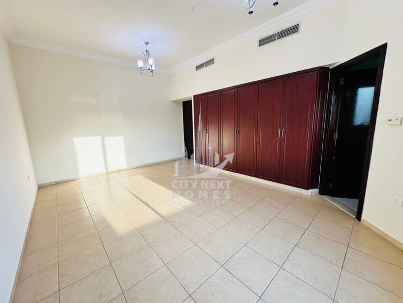 7 Bedroom / 2 Majlis / 3 Hall / Pool / Maid / - Image 11