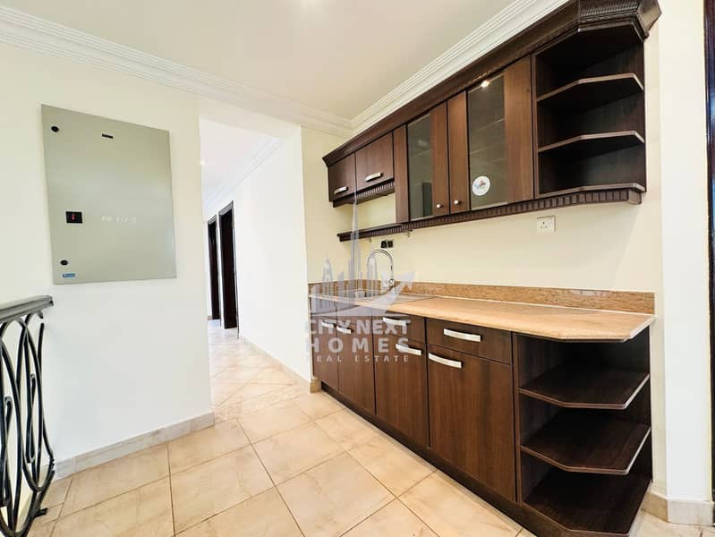 7 Bedroom / 2 Majlis / 3 Hall / Pool / Maid / - Image 17