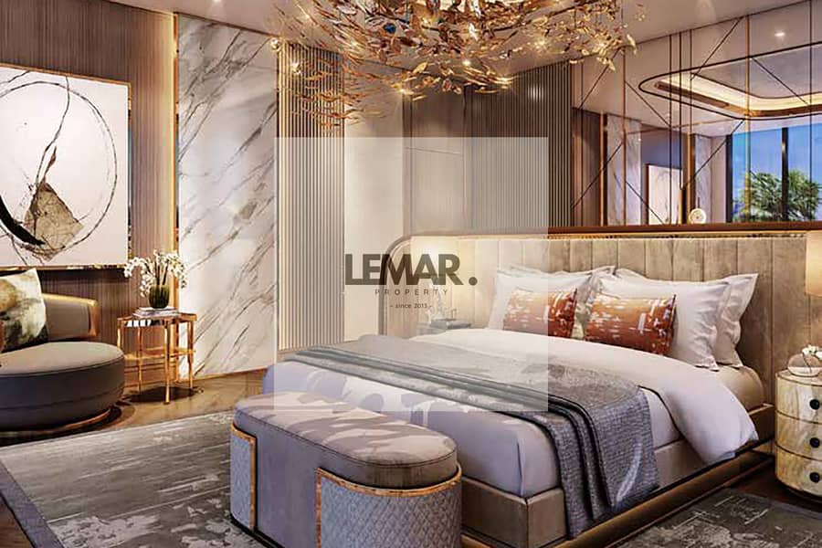 GENUINE RESALE - DIRECTLY ON THE LAGOON - LARGE PLOT - MANSION FOR SALE