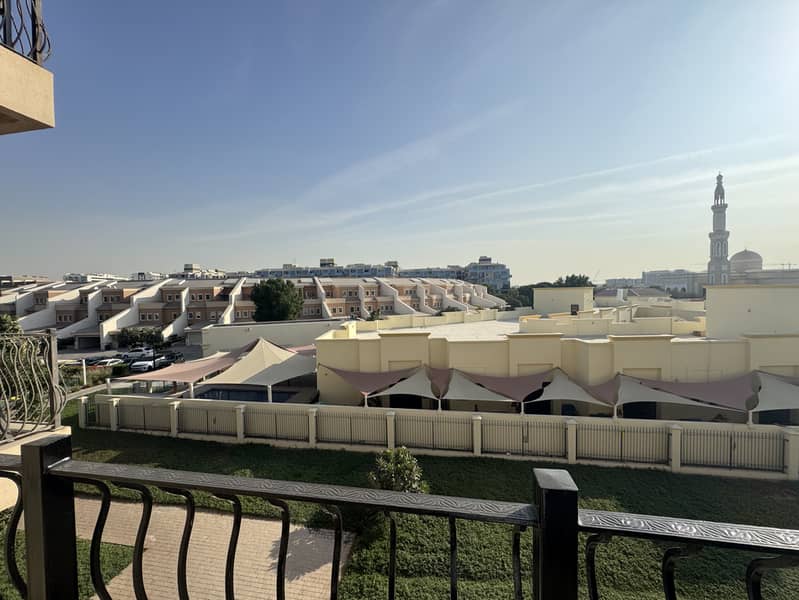 Vacant Spacious Studio | AED 60,000 | 2 Cheques - Image 12