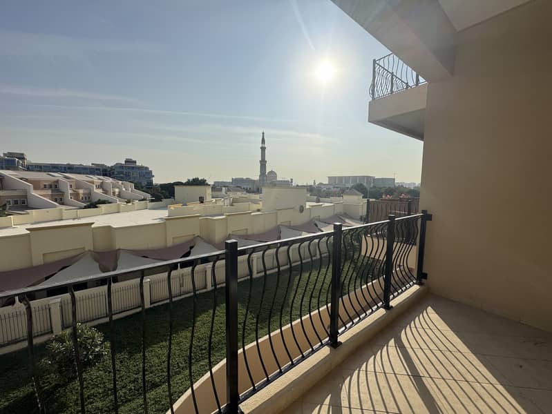 Vacant Spacious Studio | AED 60,000 | 2 Cheques - Image 14