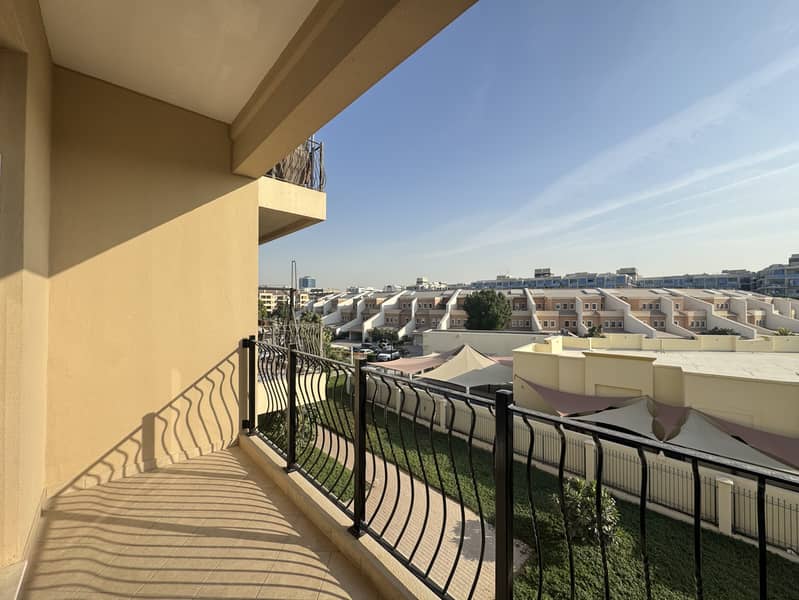 Vacant Spacious Studio | AED 60,000 | 2 Cheques - Image 18