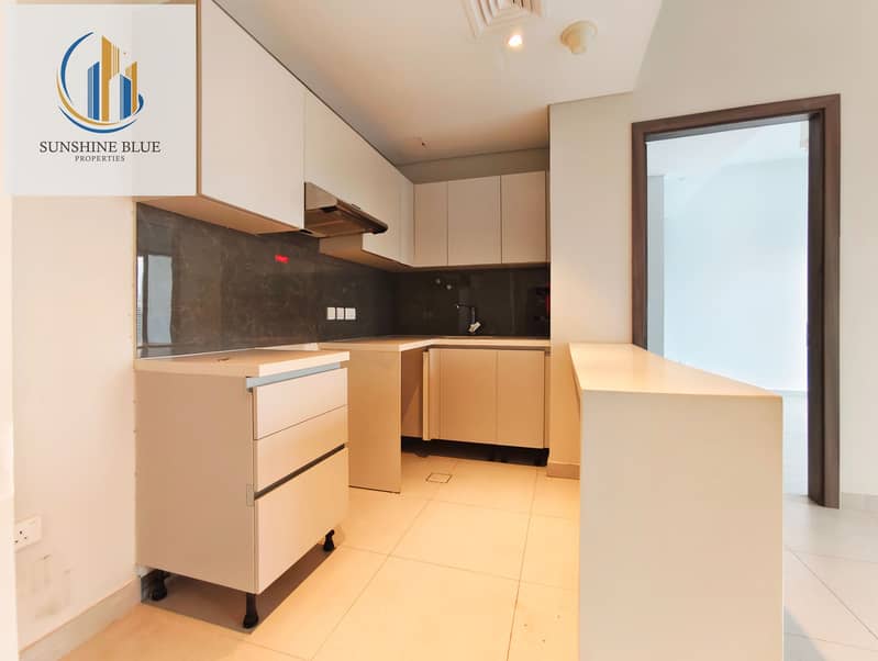 BURJ VIEW STYLISH KITCHEN BRIGHT & HUGE UNIT