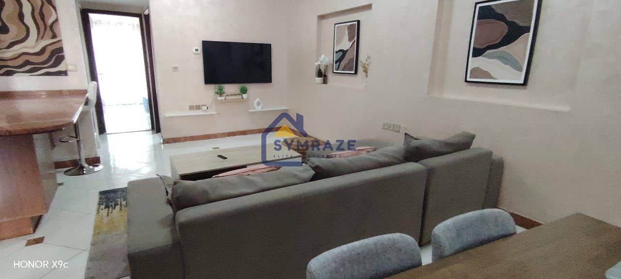 WELL MAINTAINED FULLY FURNISHED 2BHK VACANT