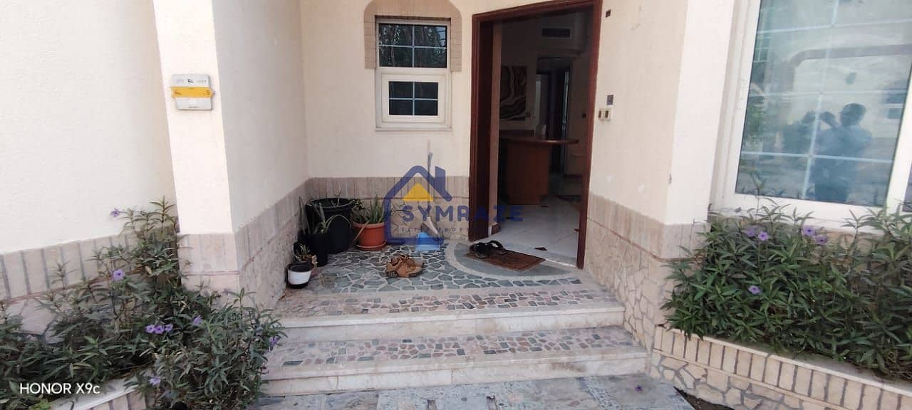WELL MAINTAINED FULLY FURNISHED 2BHK VACANT