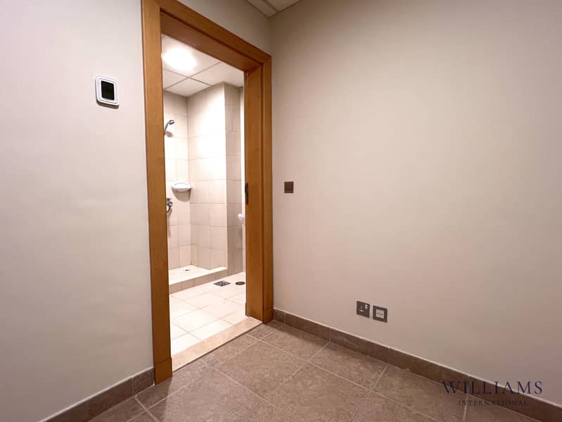 Vacant | Full Sea View | Chiller Free - Image 9