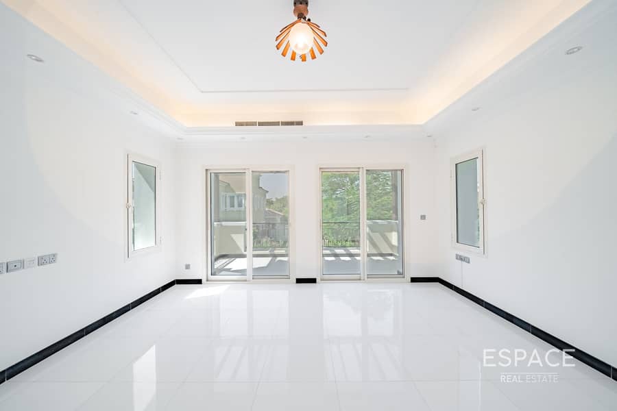 Exclusive |Corner Plot |Upgraded |Vacant