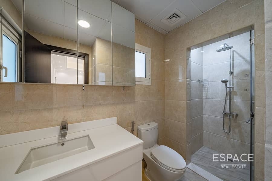 Exclusive |Corner Plot |Upgraded |Vacant - Image 9