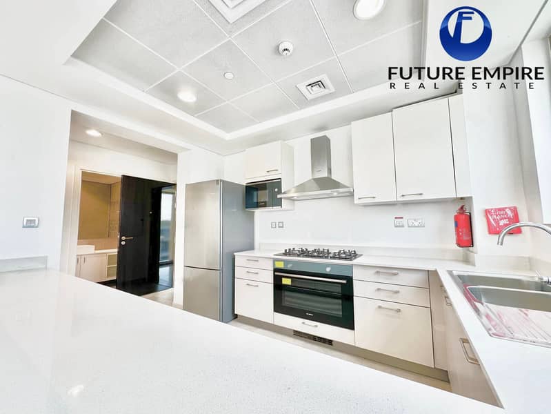 LUXURY NEW 2 BR | FITTED KITCHEN | PARK | POOL | GYM