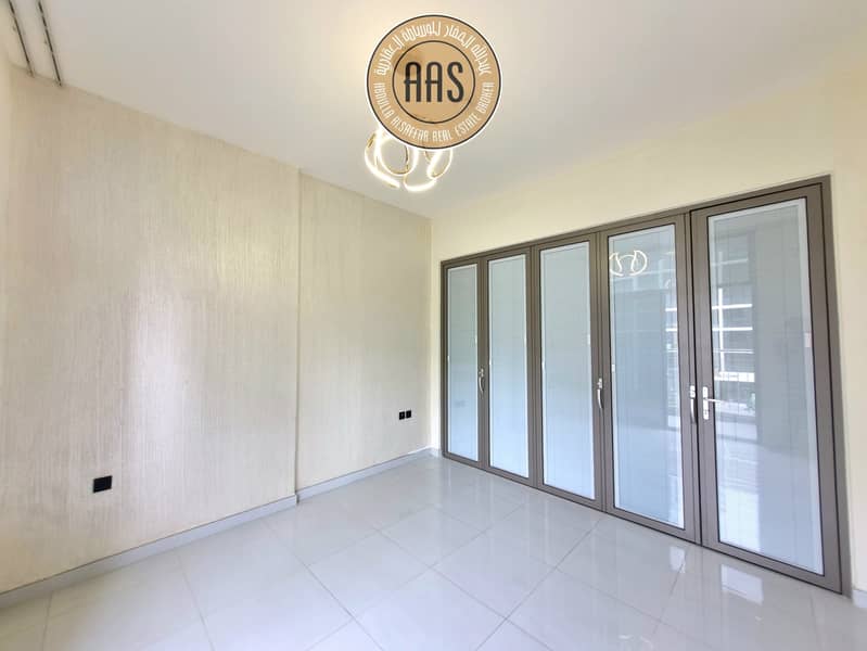 Luxurious Fully Furnished 1-Bedroom Apartment || Elegent Living || Main Boulevard View - Image 7