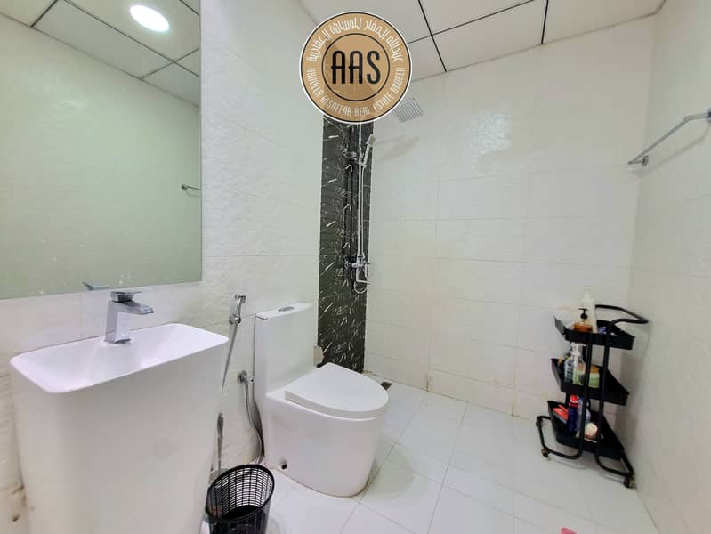 Luxurious Fully Furnished 1-Bedroom Apartment || Elegent Living || Main Boulevard View - Image 9