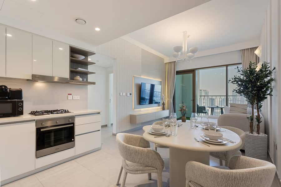 Bright and Exquisite 1-Bedroom in Downtown views 2