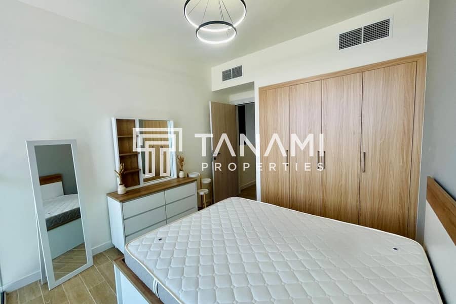 Pool View | Brand New | Bright and Sunny