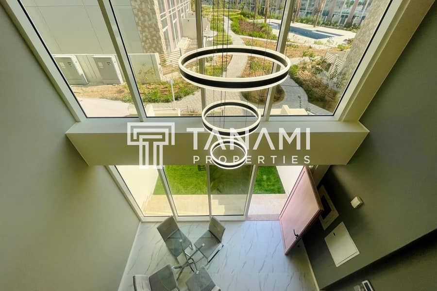 Pool View | Brand New | Bright and Sunny