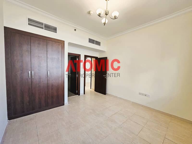 Family Building, Close Kitchen, Open View - Image 7