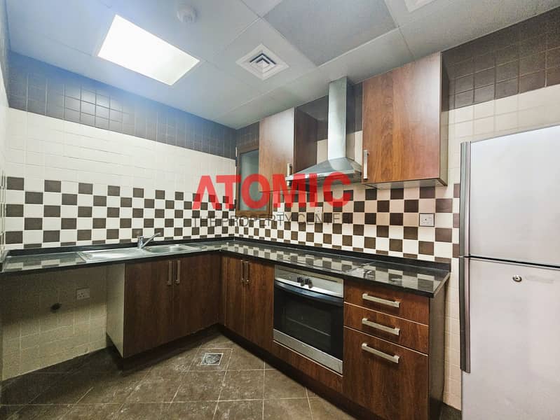 Family Building, Close Kitchen, Open View - Image 8