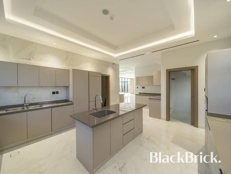 Single Row | Smart Home | Ready To Move In