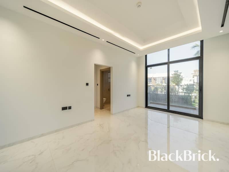 Single Row | Smart Home | Ready To Move In