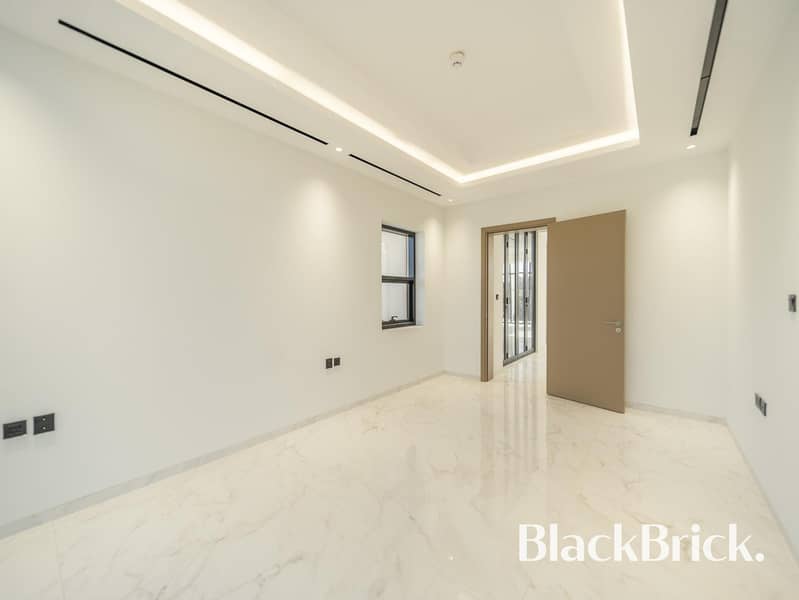 Single Row | Smart Home | Ready To Move In - Image 8