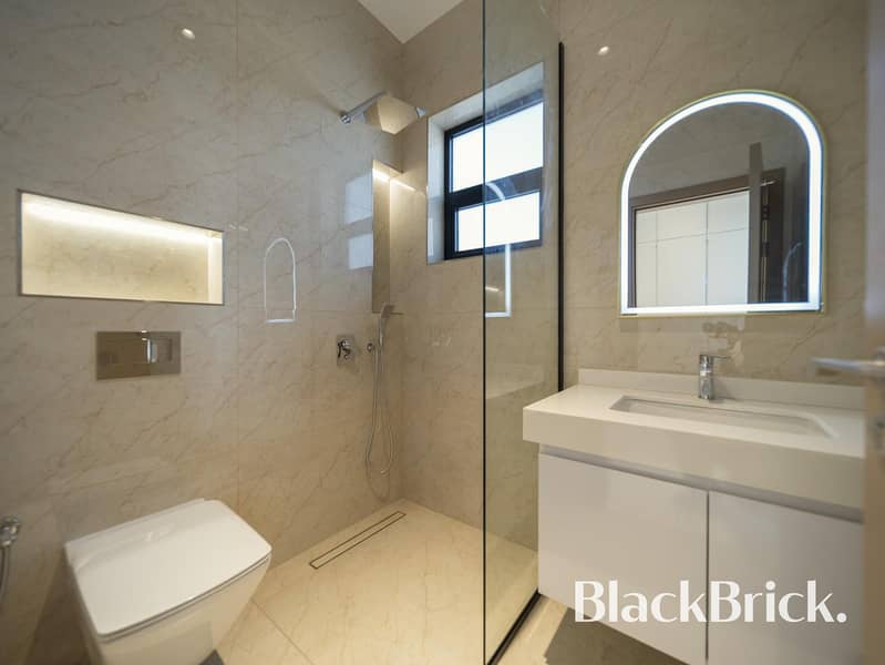 Single Row | Smart Home | Ready To Move In - Image 10