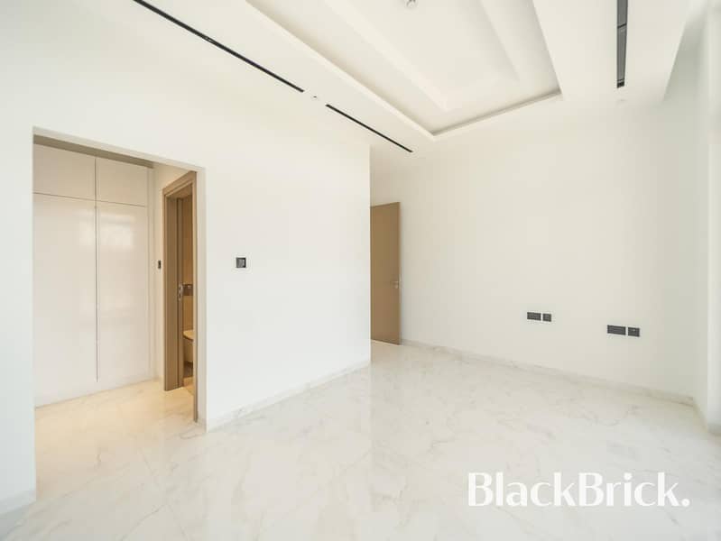 Single Row | Smart Home | Ready To Move In - Image 13