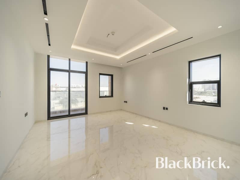 Single Row | Smart Home | Ready To Move In - Image 14