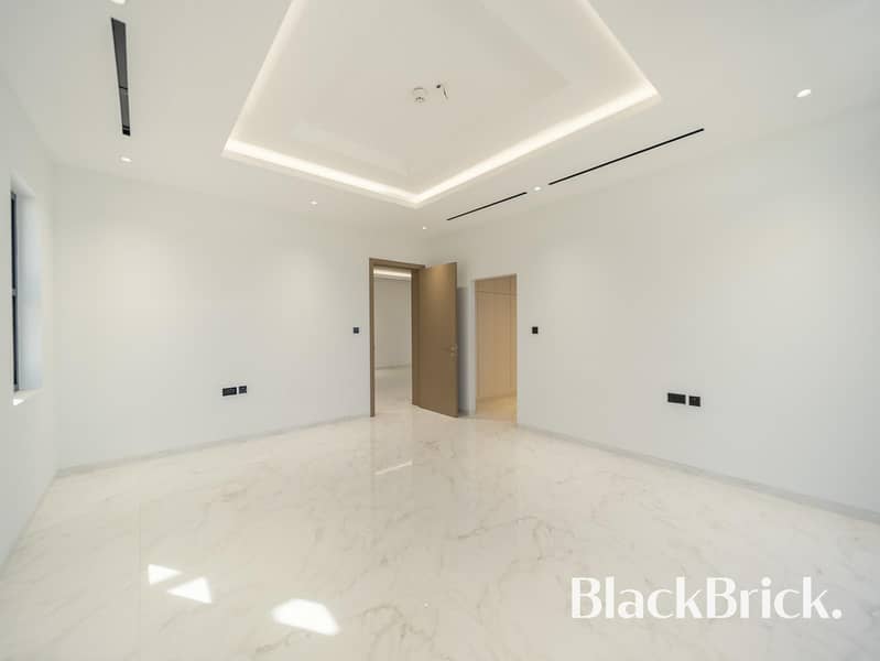 Single Row | Smart Home | Ready To Move In - Image 15