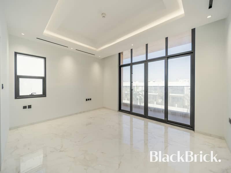 Single Row | Smart Home | Ready To Move In - Image 18