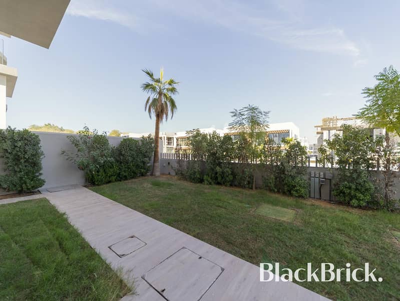 Single Row | Smart Home | Ready To Move In - Image 22