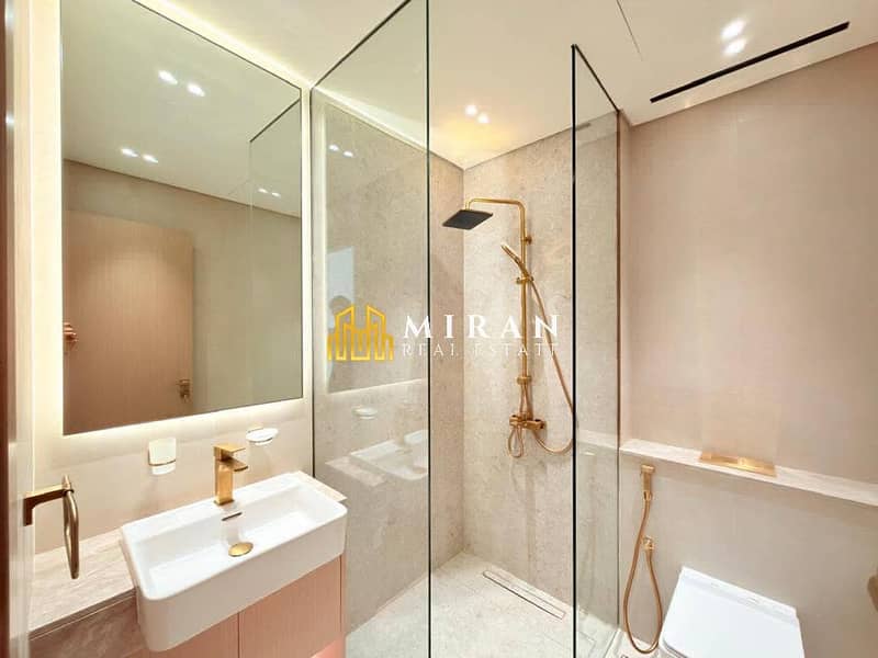 An Exceptional Home Designed for Modern Life - Image 8