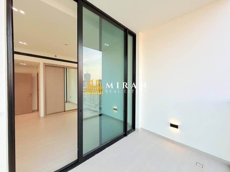 An Exceptional Home Designed for Modern Life - Image 11