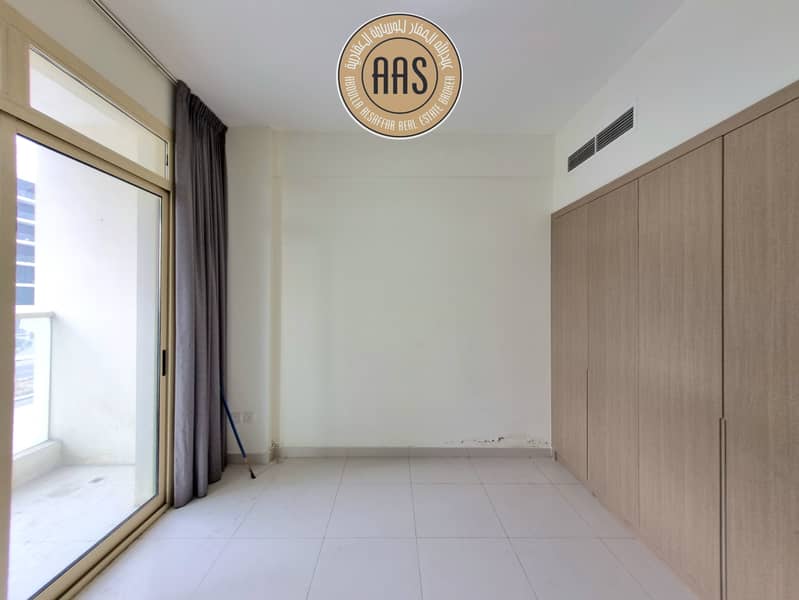 Spacious 1-Bedroom Apartment || Prime Location || Premium Amenities - Image 7