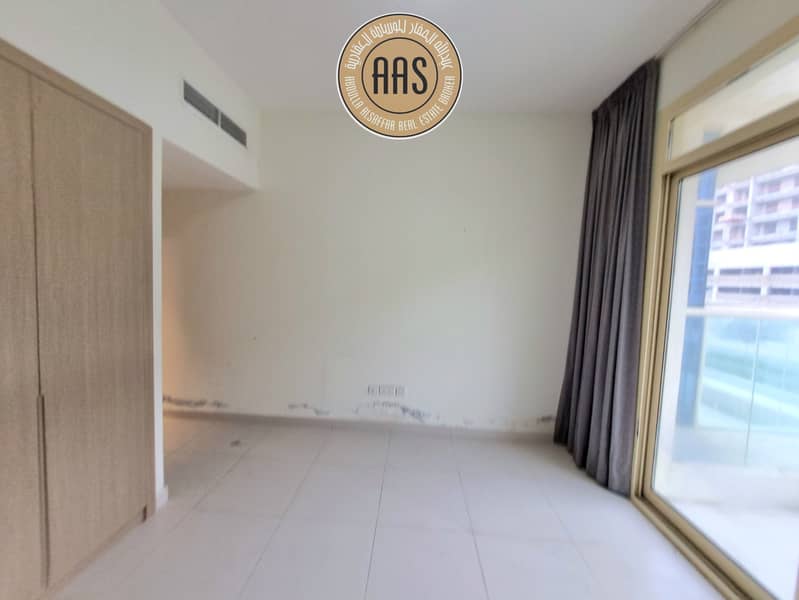 Spacious 1-Bedroom Apartment || Prime Location || Premium Amenities - Image 8