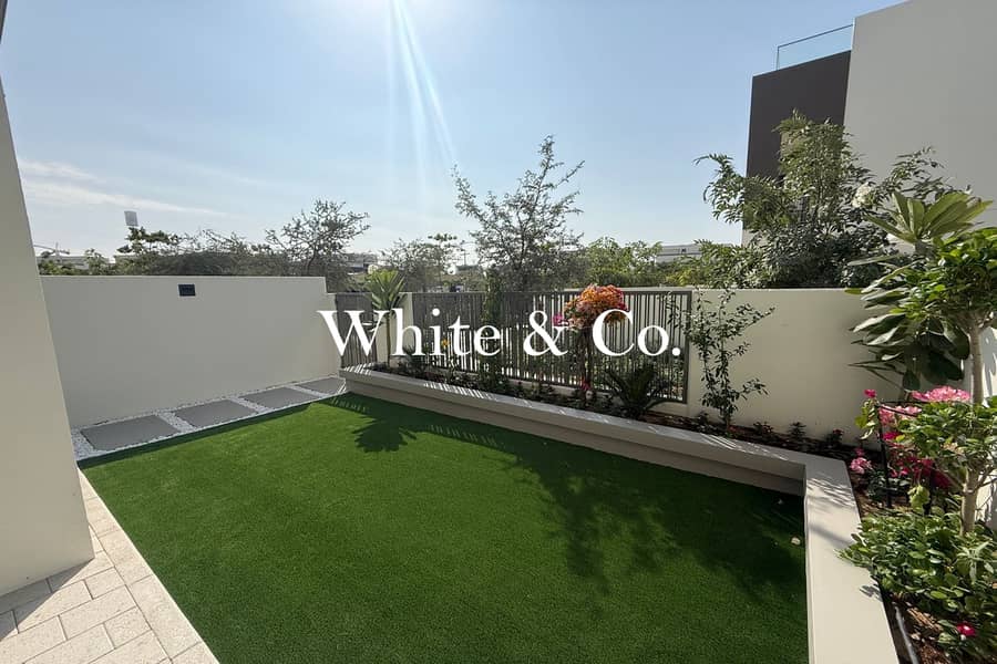 Pool & Park | Landscaped | Upgraded Unit