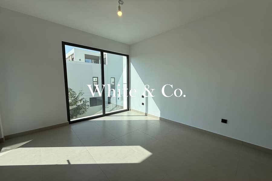 Pool & Park | Landscaped | Upgraded Unit - Image 19