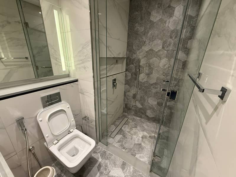 Winter Deal • Modern Stay • Dubai Mall Nearby • Top Amenities - Image 12