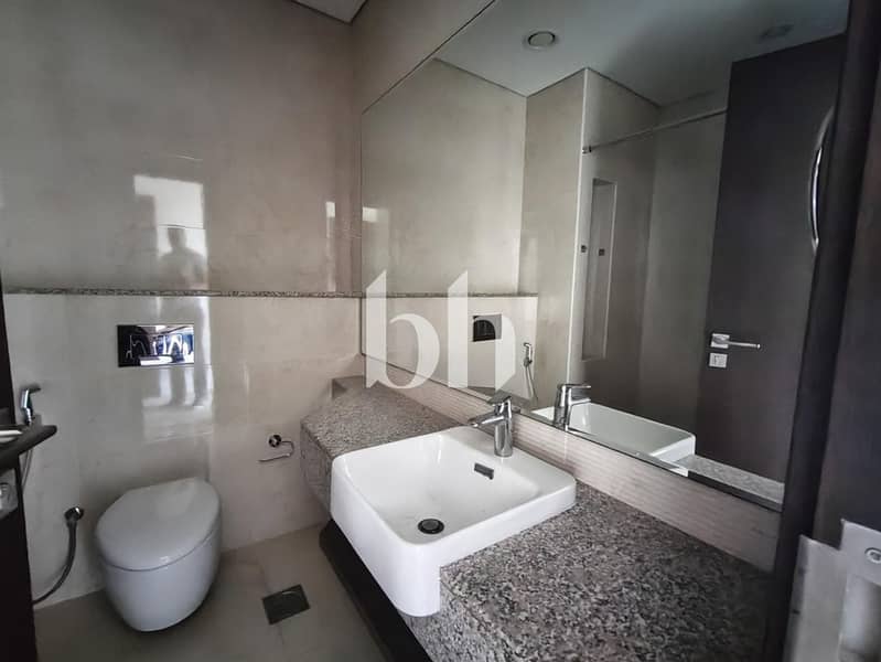 Private Garden | Upper Lounge | Prime location - Image 8