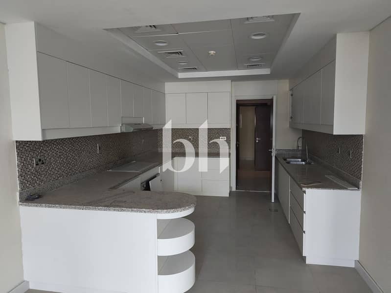 Private Garden | Upper Lounge | Prime location - Image 11