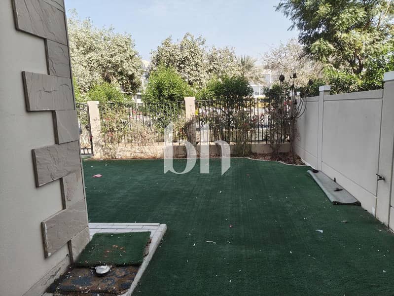 Private Garden | Upper Lounge | Prime location - Image 12