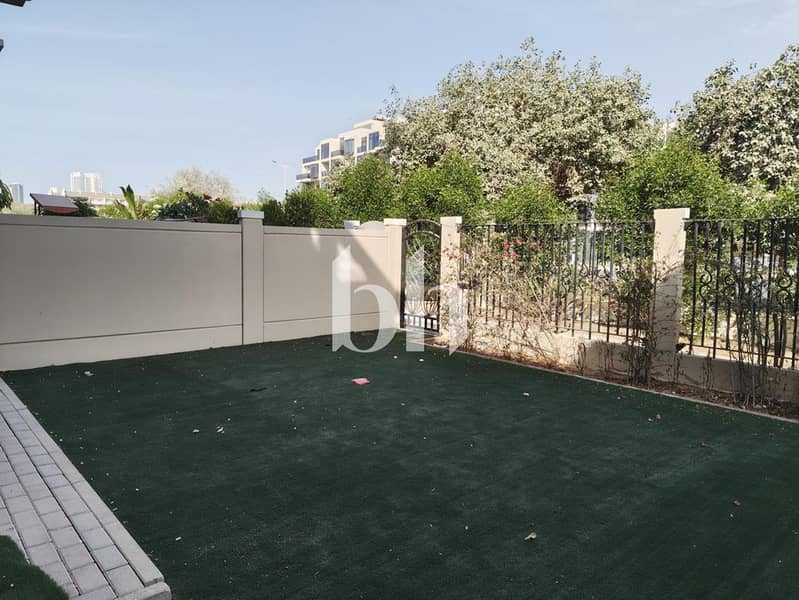 Private Garden | Upper Lounge | Prime location - Image 13