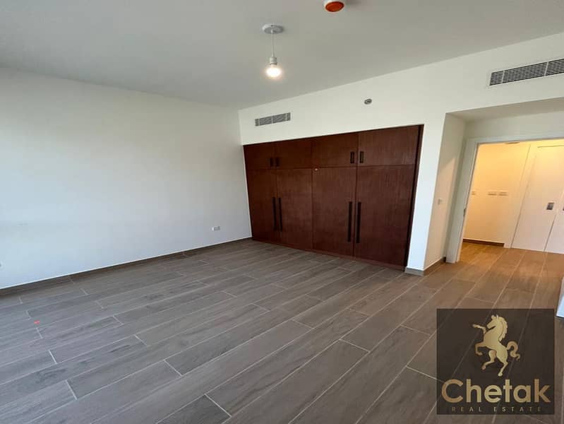 Great Layout | Holland Gardens | Well Maintained